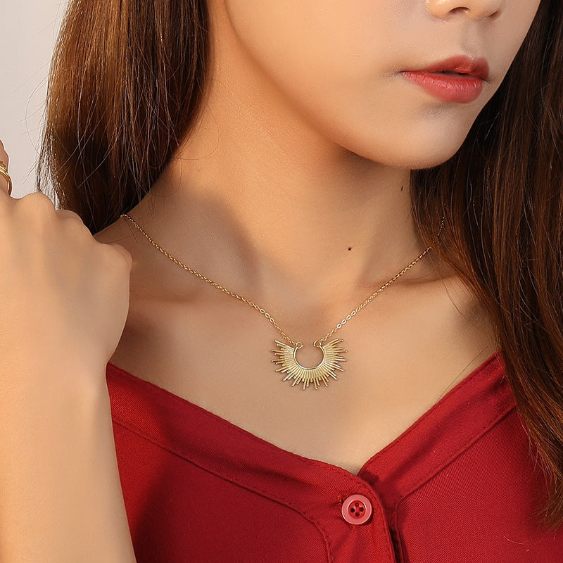 Light luxury clavicle chain